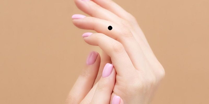 Nốt ruồi ở tay đánh số gì